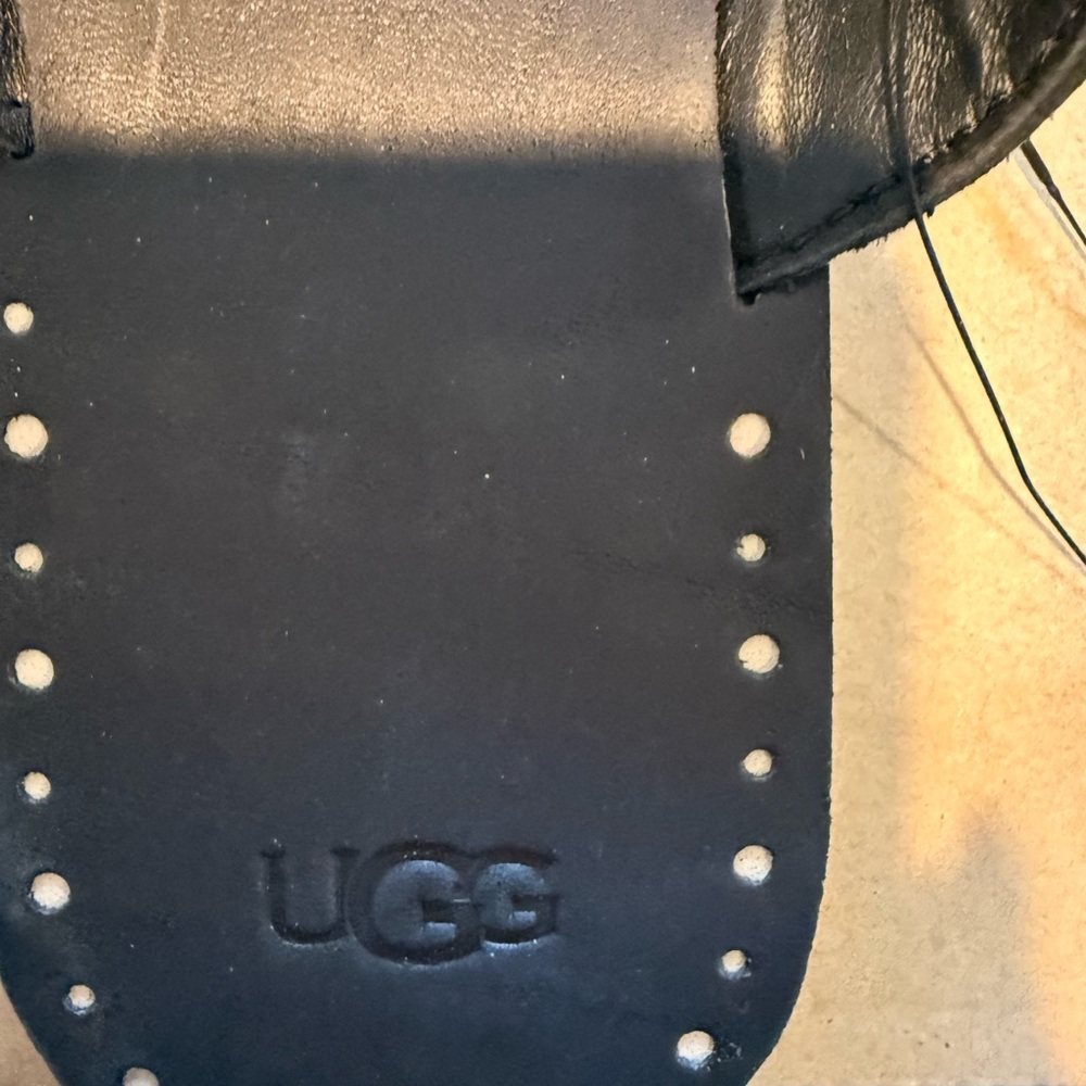 Ugg Lexia Sandals Black NWT Size 9 - Picture 6 of 6